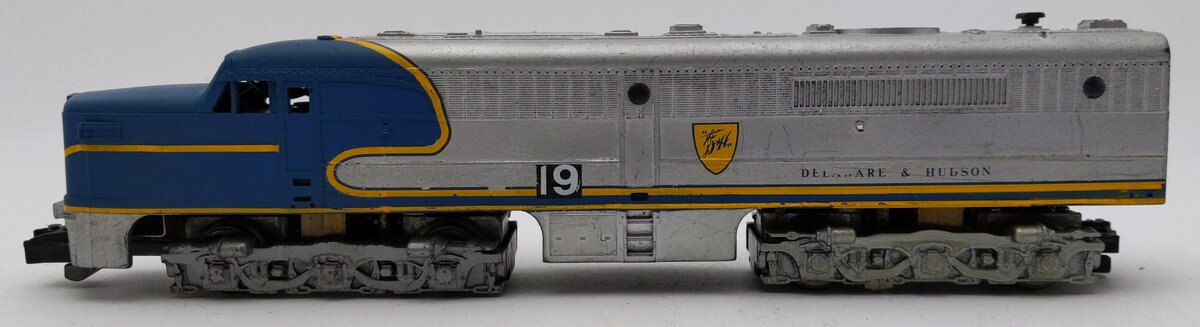 Athearn 3328 D&H PA-1 Powered Diesel Locomotive #19 EX