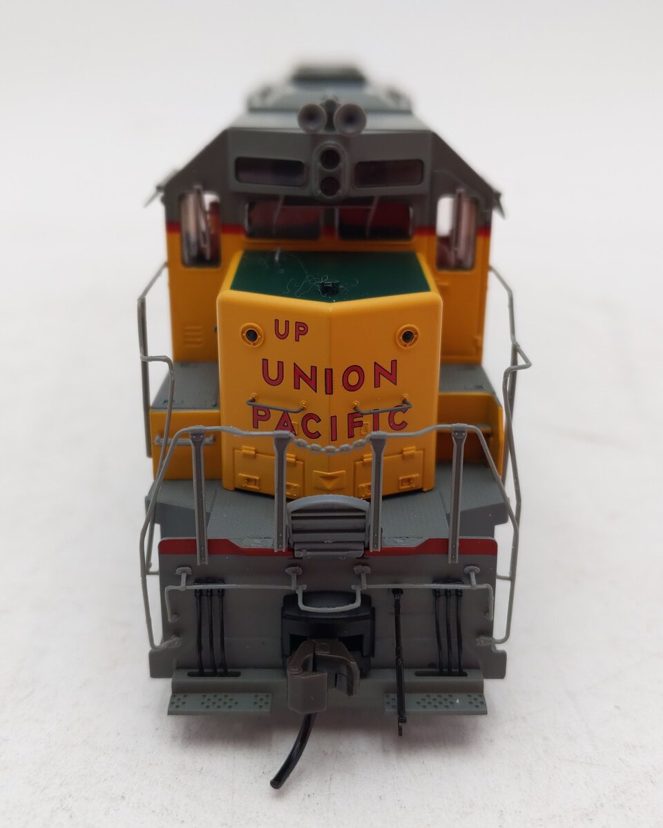 Atlas 9292 HO Scale Union Pacific SDP-35 Diesel Locomotive EX/Box