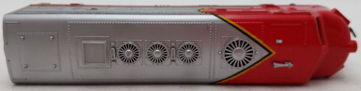 Bachmann 0507 HO Scale Santa Fe EMD F9 Diesel Locomotive #307 EX