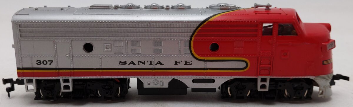 Bachmann 0507 HO Scale Santa Fe EMD F9 Diesel Locomotive #307 EX