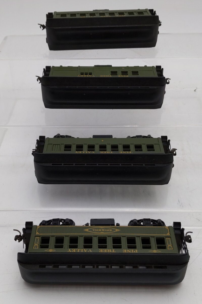 HO Assorted Pine Tree Valley Passenger Cars [4] VG