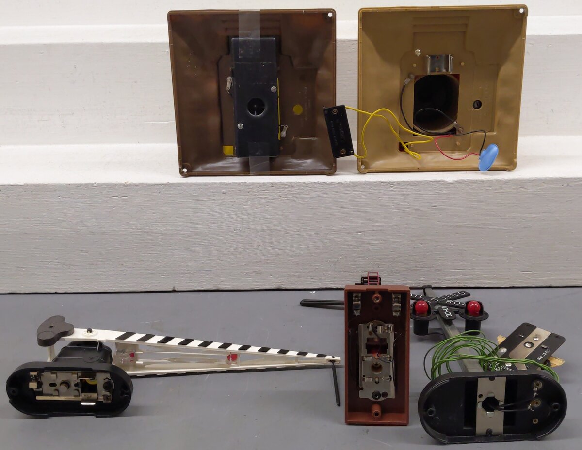 Lionel O Assorted Track Accessories 6-2127, 6-2126, 6-2154, 6-2151, 6-2152 [5]/Box