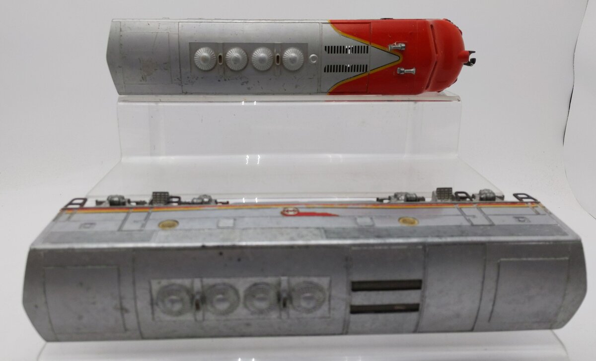 Lionel 2243 Vintage O Santa Fe F-3 AB Diesel Set EX