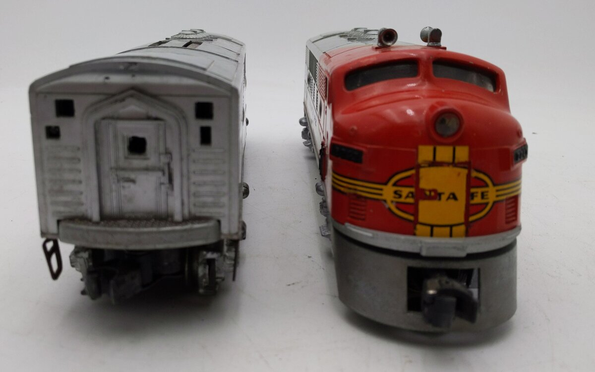 Lionel 2243 Vintage O Santa Fe F-3 AB Diesel Set EX