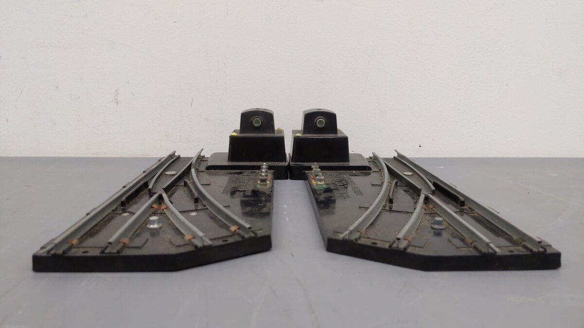 American Flyer 26742 Vintage S LH & RH Remote Switch Turnout Pair VG/Box