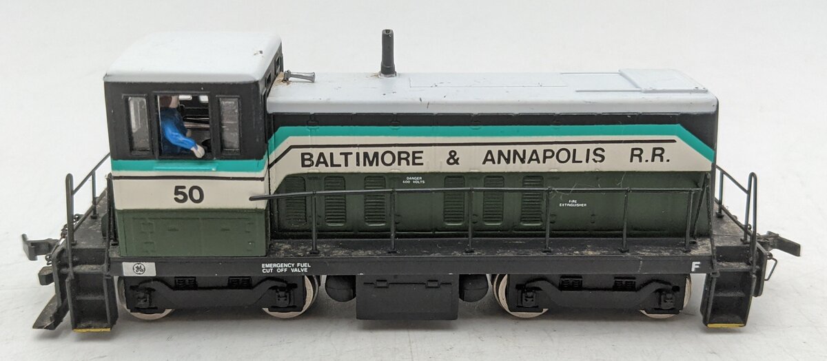 AHM HO Scale Western Maryland BL-2 Diesel Locomotive #82 VG