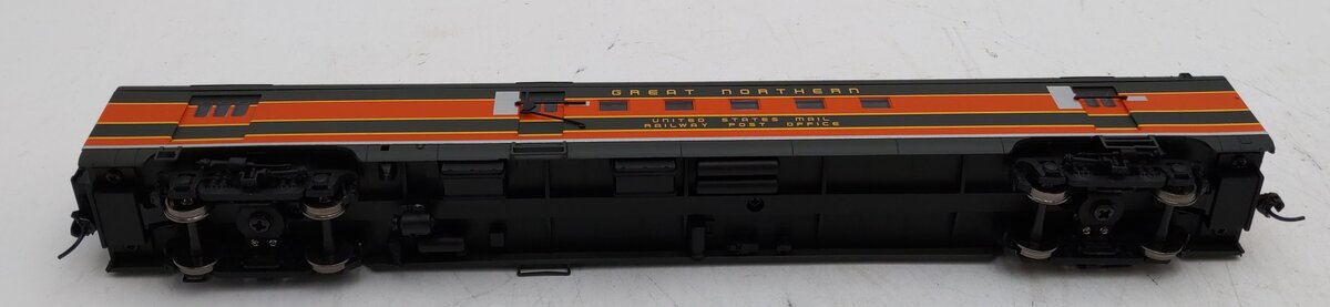 Walthers HO Great Northern US Mail Railway Post Office Passenger Car LN