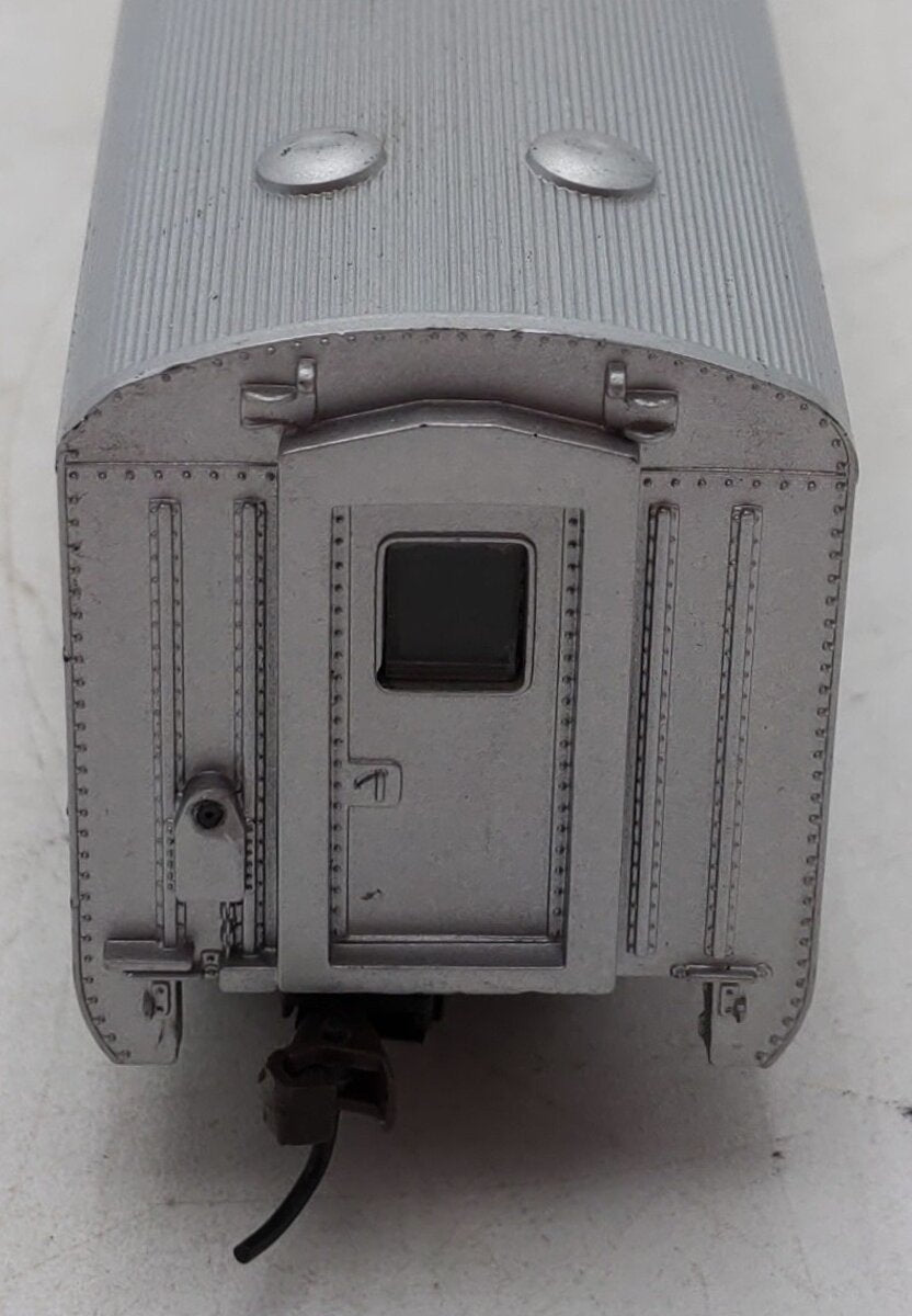 Athearn 1789 HO Scale Amtrak Streamlined Baggage Passenger Car #1040