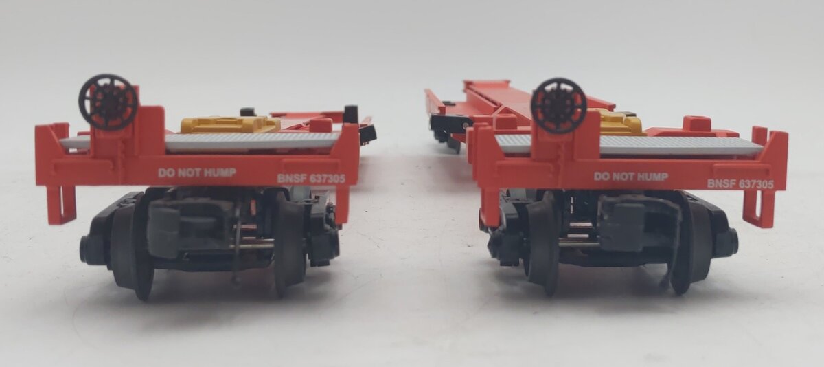 MTH 20-95103 O BNSF Spine Car Set with 2 48' Containers (Set of 2) EX/Box