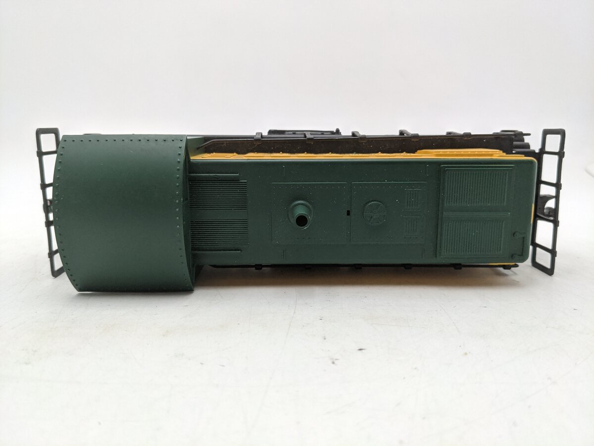 K-Line K2320 O Chicago & North Western S-2 Diesel Switcher #2320 EX