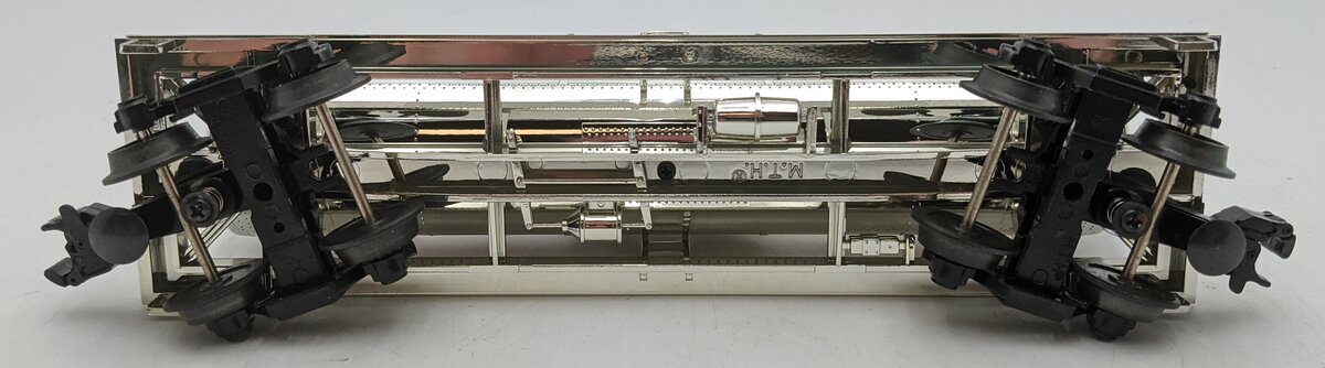 MTH 33-7308 O Gauge Esso Chrome Tank Car #5550 LN/Box
