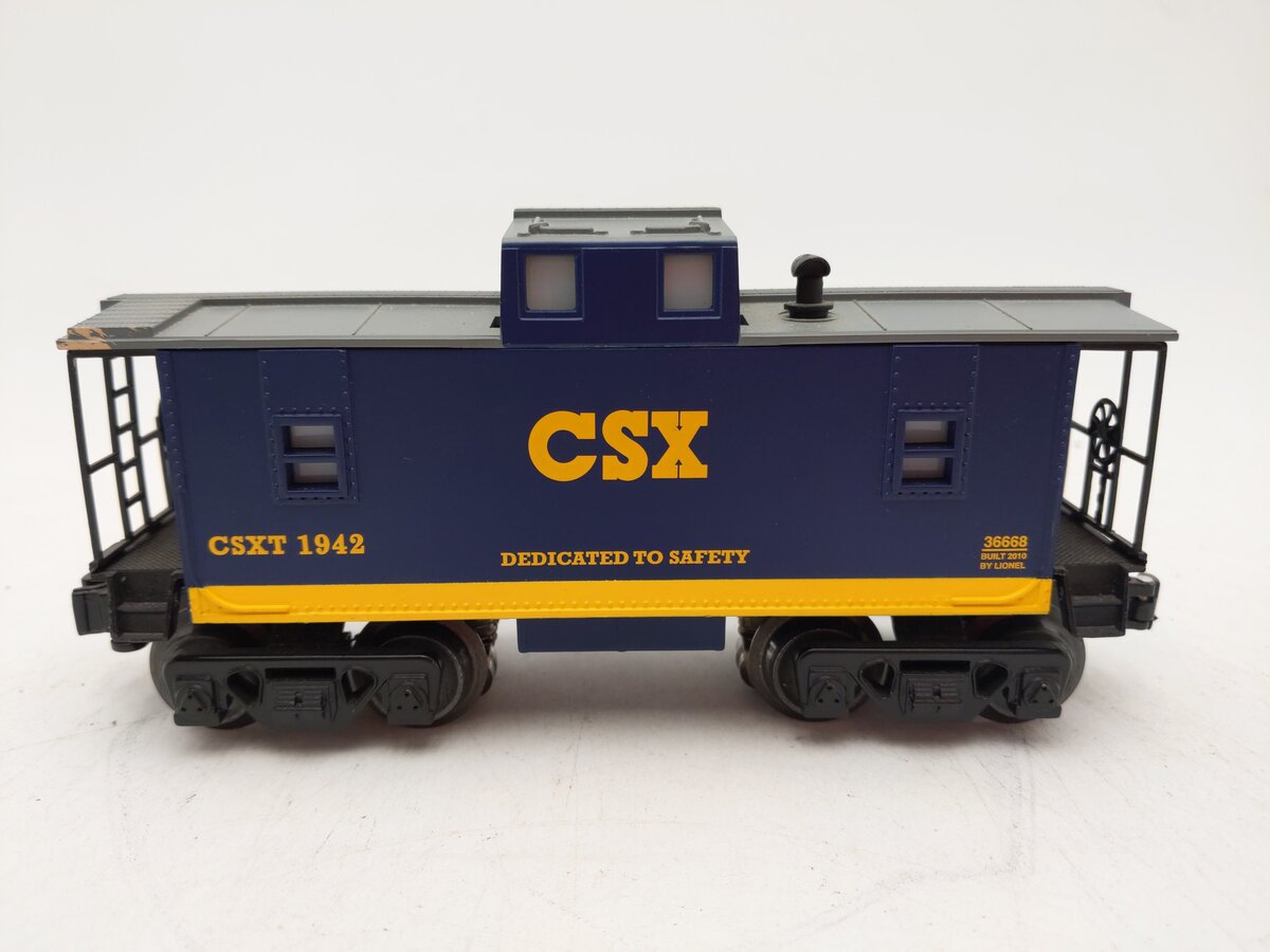 Lionel 6-36668 CSX Square Window Caboose #1942 EX