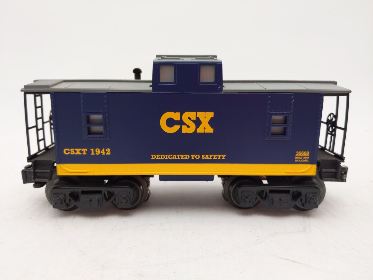 Lionel 6-36668 CSX Square Window Caboose #1942 EX