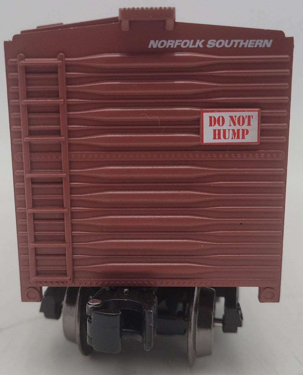 Menards 279-3820 O Norfolk Southern Boxcar #9052 EX/Box
