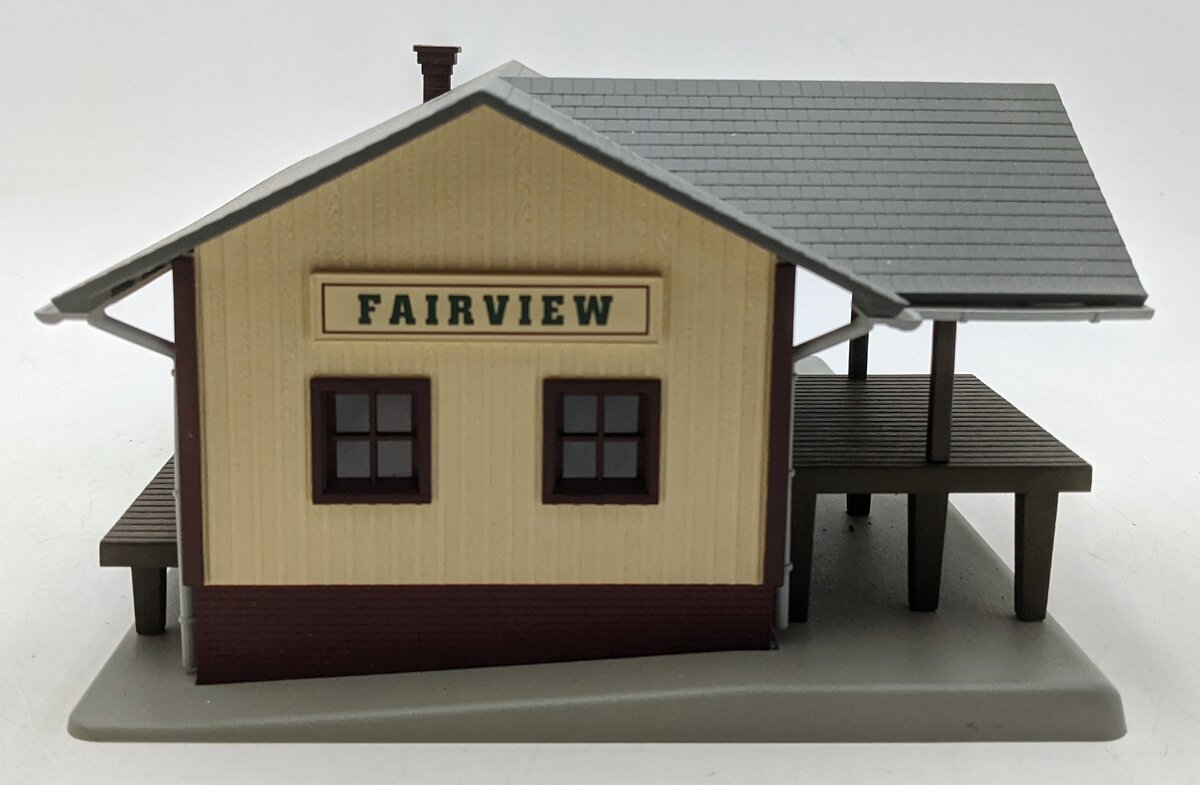 MTH 30-90032 O Fairview Lighted Train Depot Building EX/Box