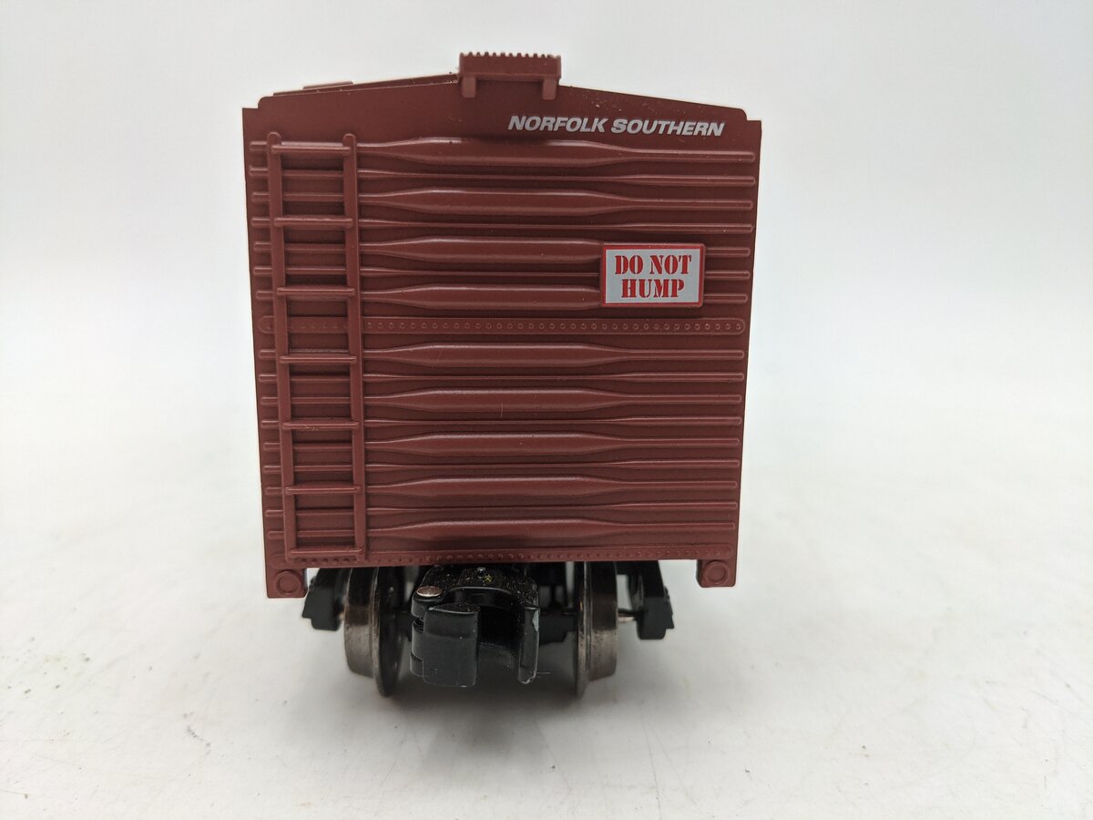 Menards 279-3820 O Norfolk Southern Boxcar #9230 EX/Box