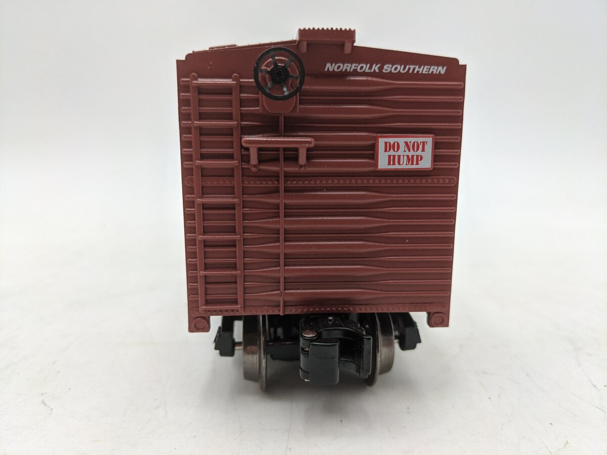 Menards 279-3820 O Norfolk Southern Boxcar #9230 EX/Box