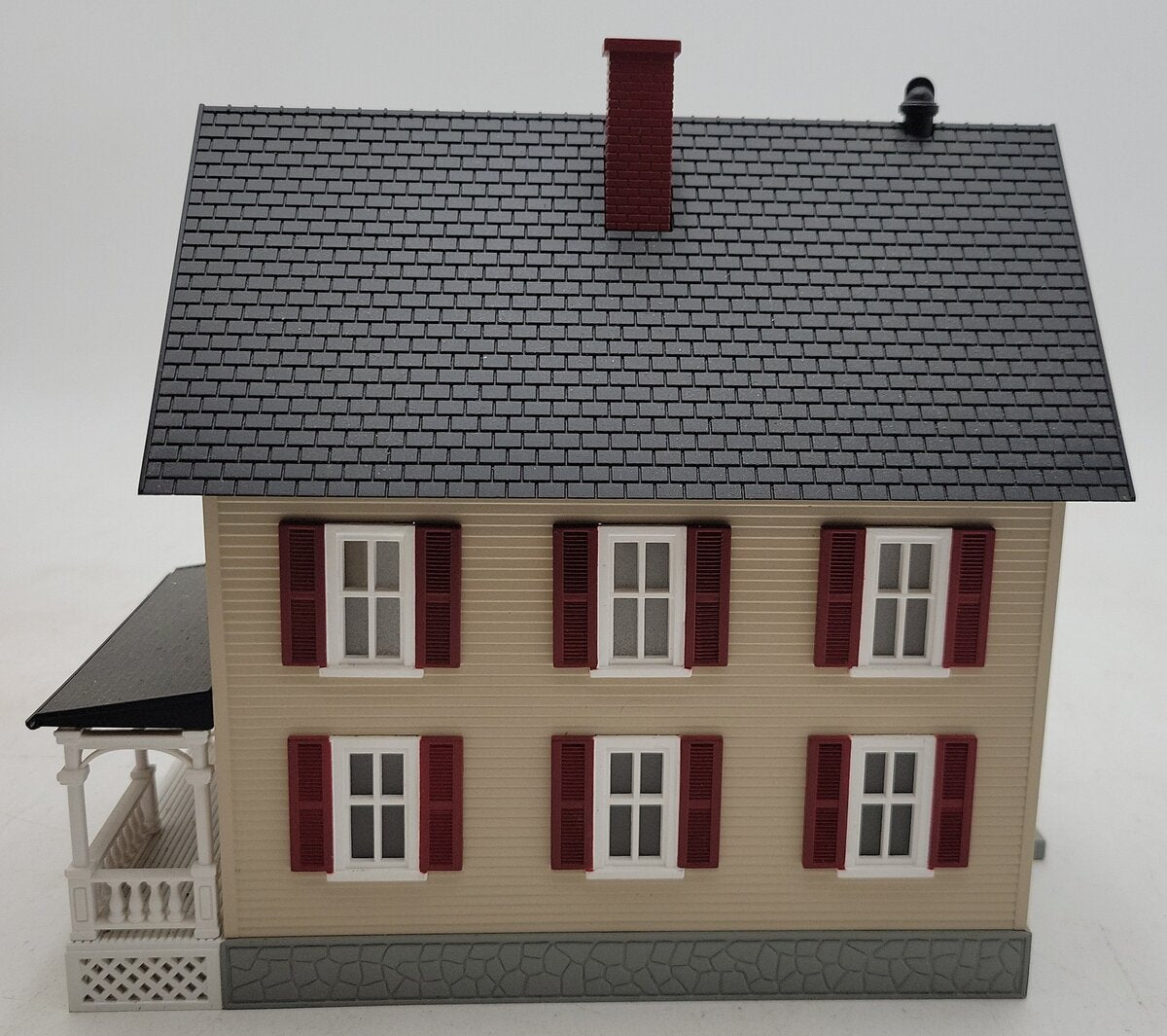 MTH 30-90043 O 2-Story Tan W/Red Shutters Row House W/Porch EX/Box