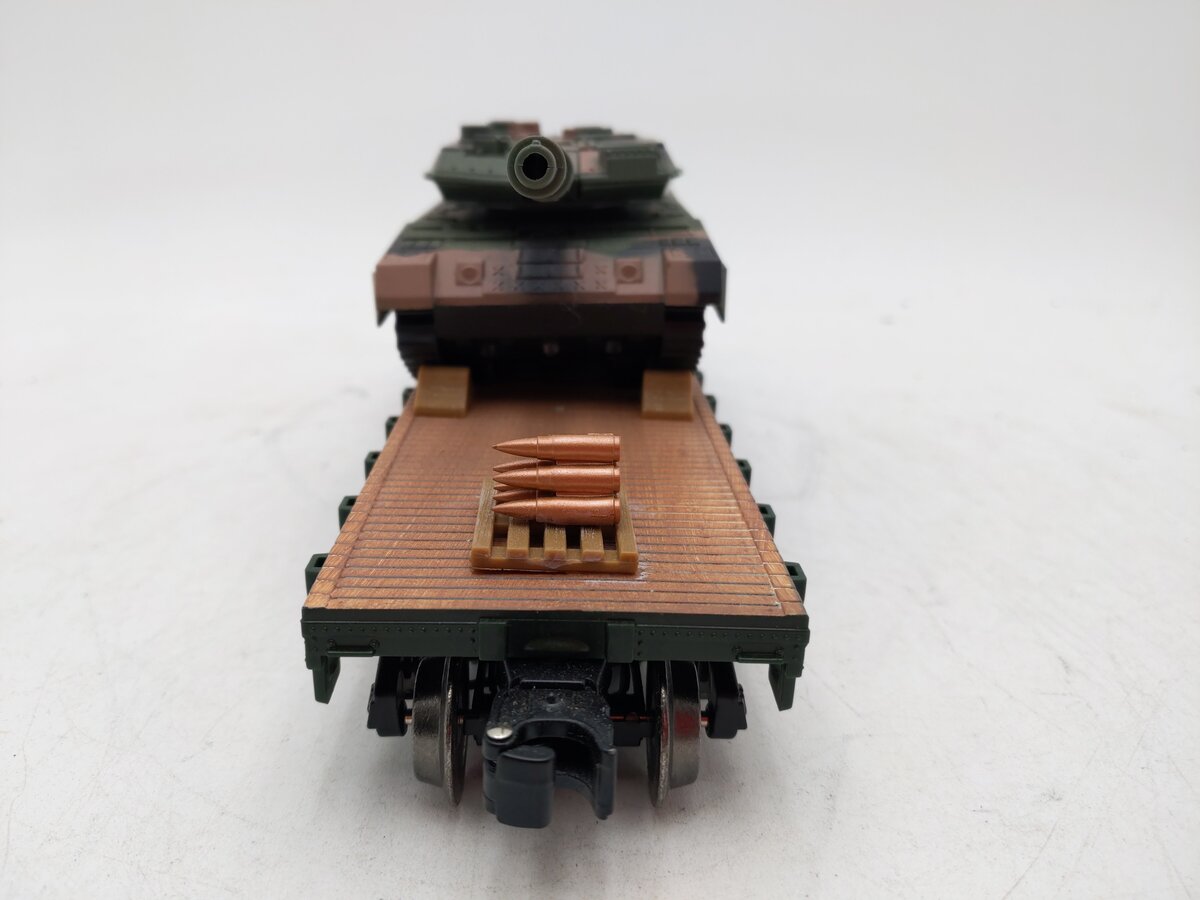Menards 279-3989 O Military Flatcar w/ Leopard Tank #18825 EX