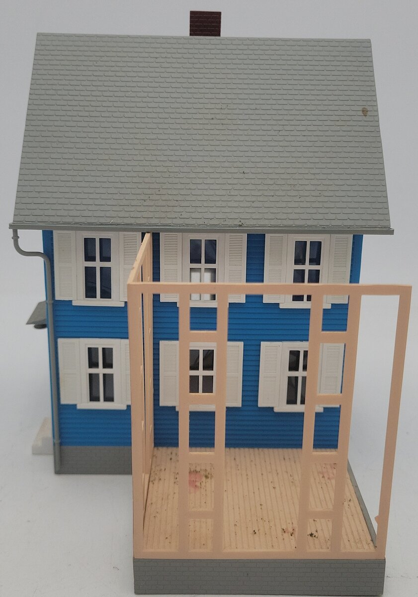 Model Power 6352 O/O-27 Built-Up Mr. Rodgers House/Box
