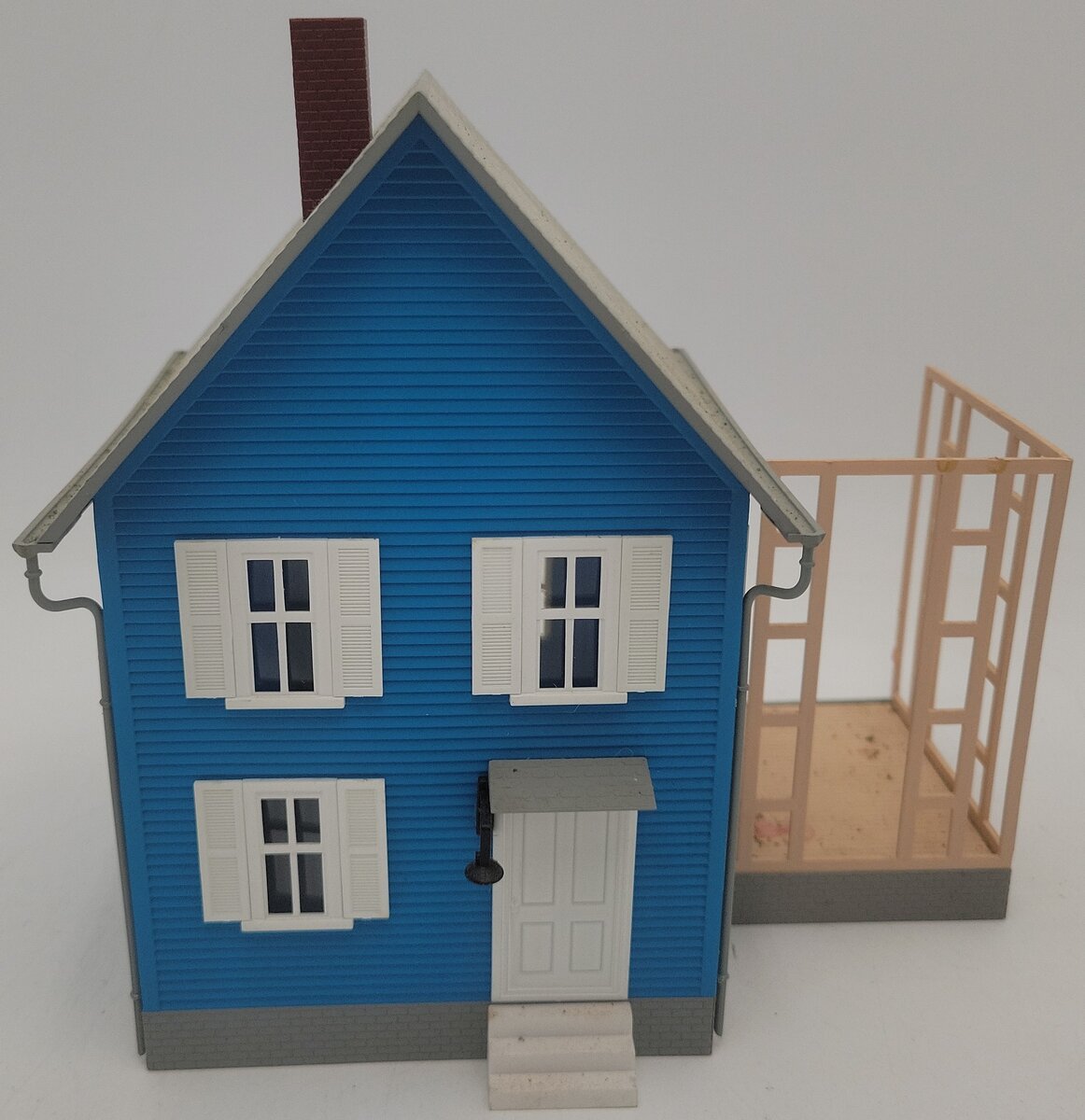 Model Power 6352 O/O-27 Built-Up Mr. Rodgers House/Box