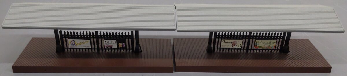 MTH 30-9014 O Gauge Red Stone Passenger Station with 2 Platforms EX/Box