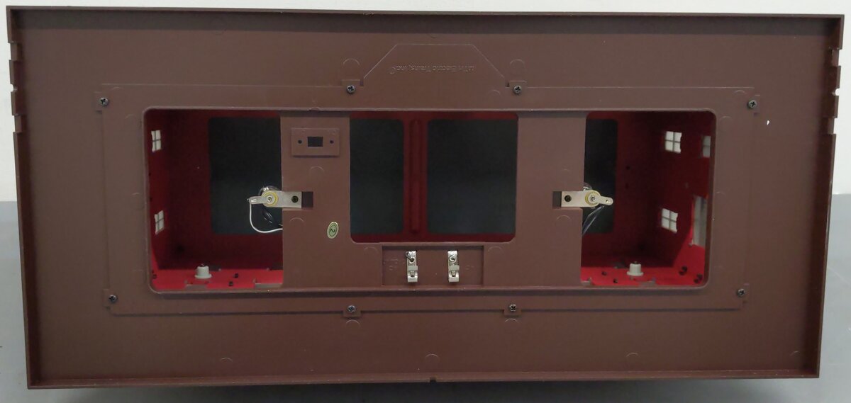 MTH 30-9014 O Gauge Red Stone Passenger Station with 2 Platforms EX/Box