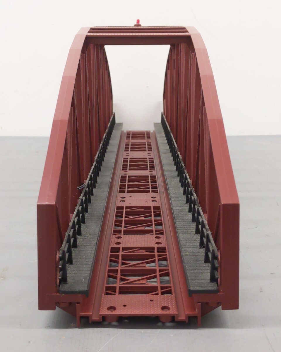 MTH 40-1031 30 Inch Steel Arch Bridge without Piers EX/Box
