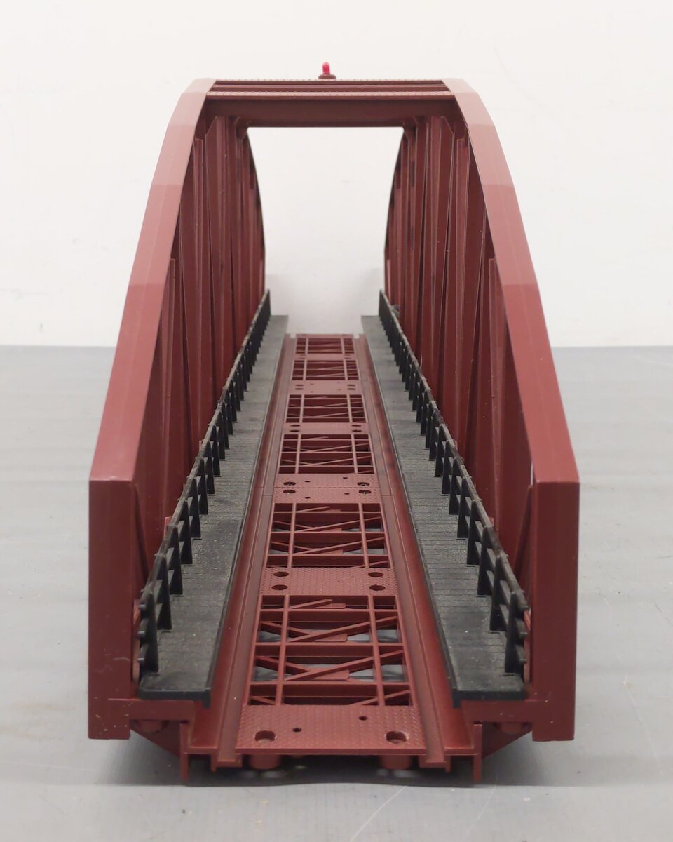 MTH 40-1031 30 Inch Steel Arch Bridge without Piers EX/Box