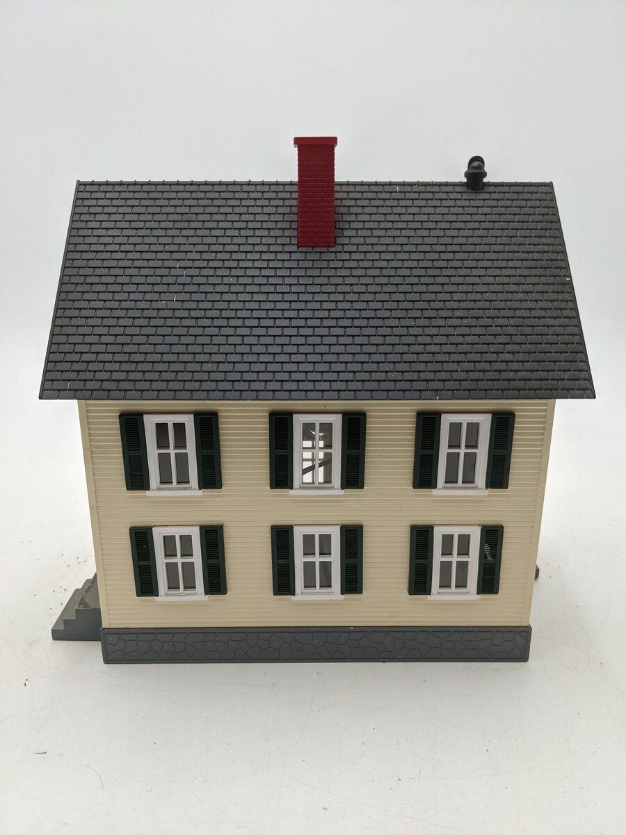 MTH 30-9023 Row House Yellow w/ Green Shutters EX