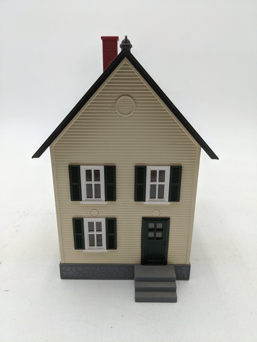 MTH 30-9023 Row House Yellow w/ Green Shutters EX