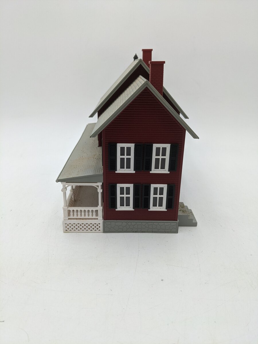MTH 30-90242 O Gauge Maroon Country House with Black Shutters EX