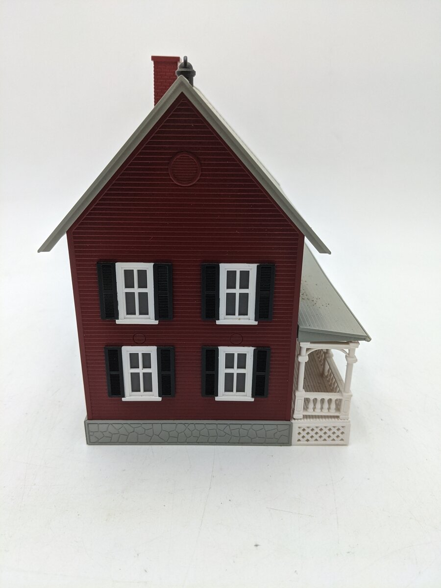 MTH 30-90242 O Gauge Maroon Country House with Black Shutters EX