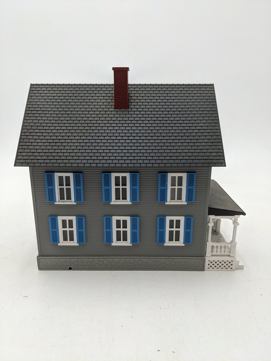 MTH 30-90042 O Gauge Farm House Gray W/ Blue Shutters EX