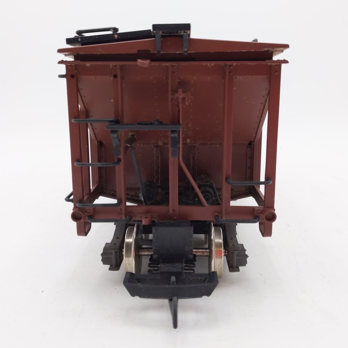 LGB 41760 Santa Fe 2-Bay Covered Hopper- Metal Wheels VG