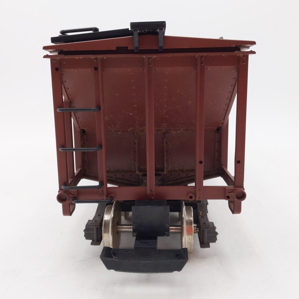 LGB 41760 Santa Fe 2-Bay Covered Hopper- Metal Wheels VG
