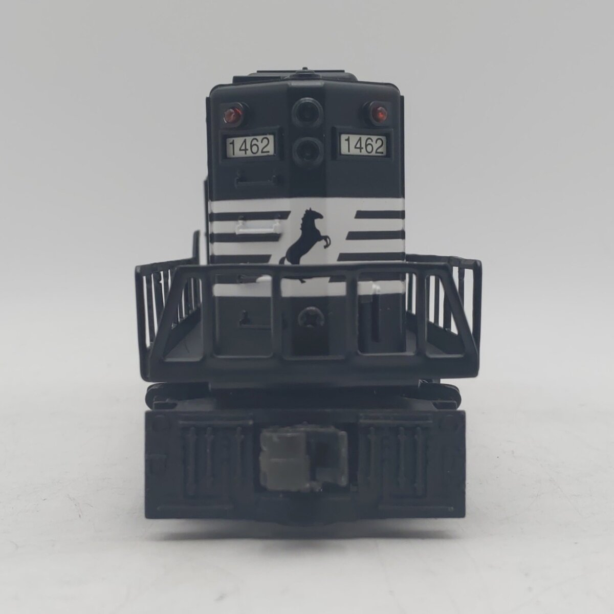 Williams O Gauge Norfolk Southern GP-9 Powered Diesel Locomotive #1462 EX