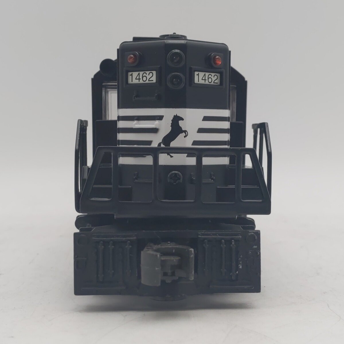 Williams O Gauge Norfolk Southern GP-9 Powered Diesel Locomotive #1462 EX