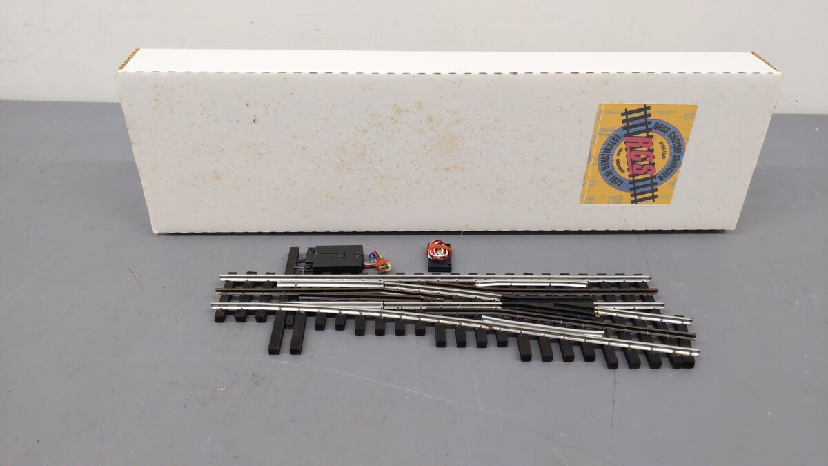 Ross 100M25 11° Regular Right Hand with DZ-2500 Remote Switch Turnout VG/Box