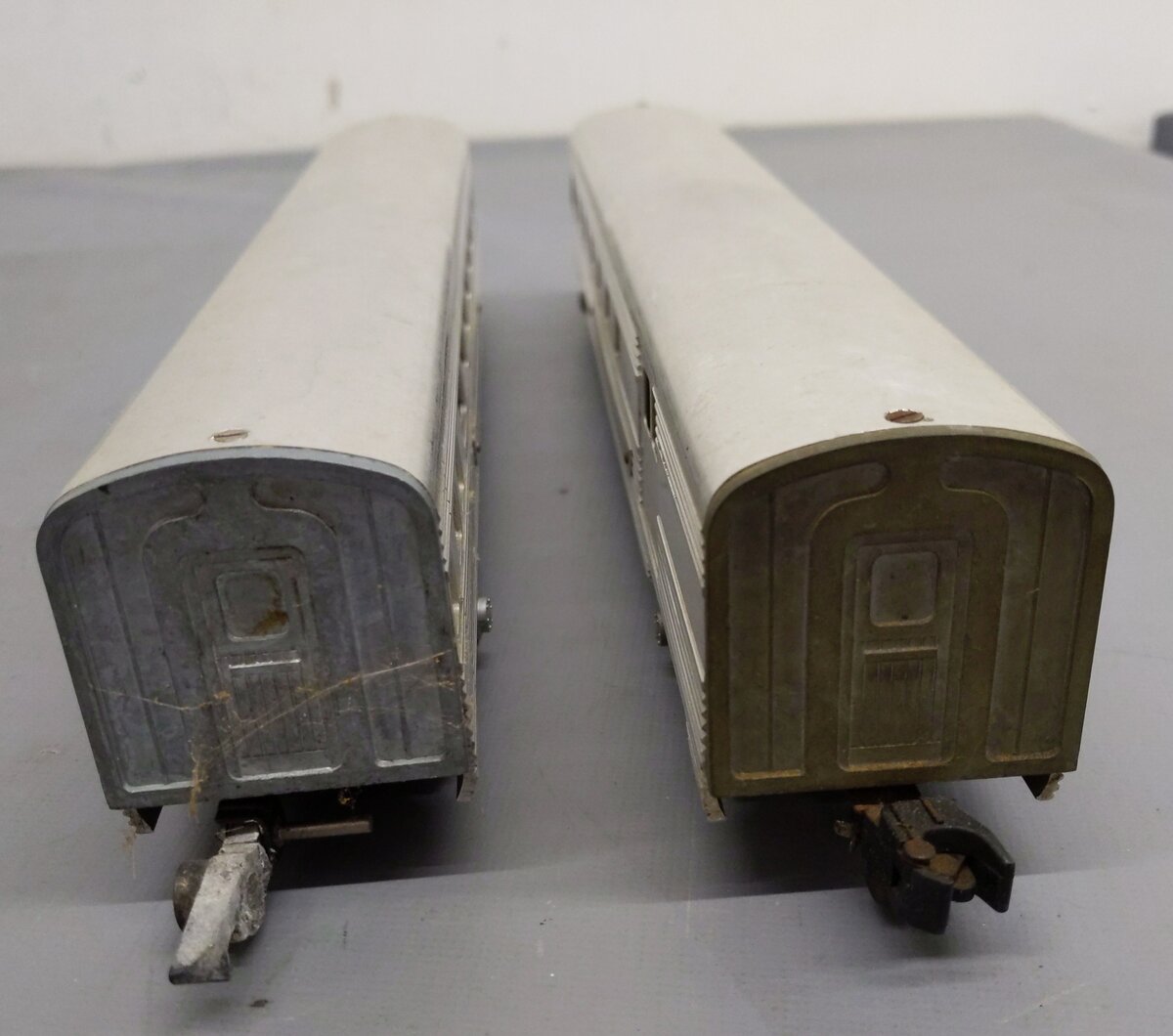 American Flyer 661 & 660  Vintage S Gauge Aluminum Pullman Passenger Cars [2] EX