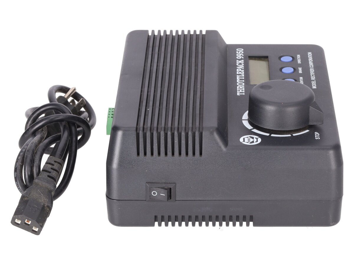 MRC 0001320  Throttlepack 9950 Train Controller with LCD Meters VG