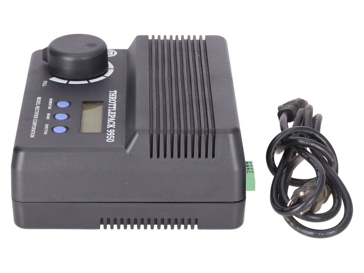 MRC 0001320  Throttlepack 9950 Train Controller with LCD Meters VG