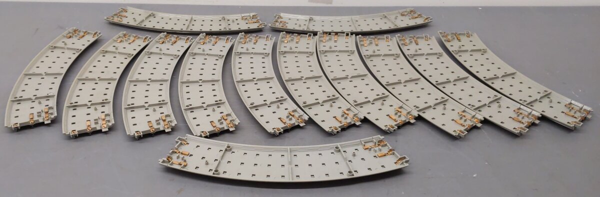 MTH 11-99042 Standard Gauge RealTrax 42
