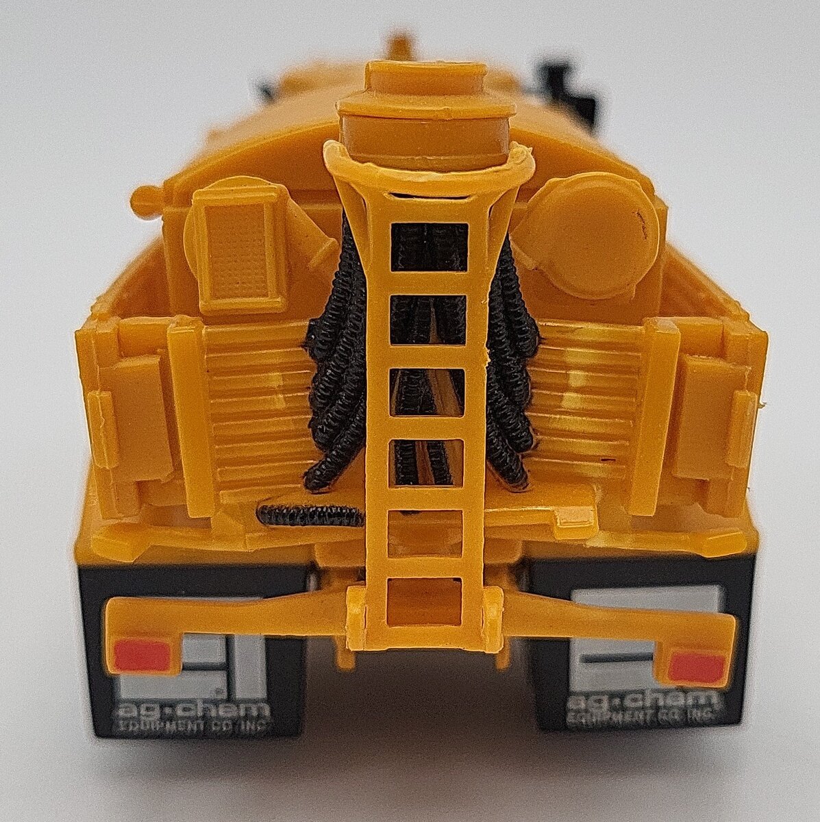 Ertl 12044 1:64 8103 Terra Gator w/Dry Fertilizer Load EX