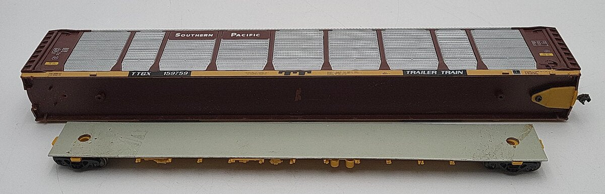 Walthers 932-4807 HO Southern Pacific Enclosed Auto Carrier #159759 Assembled VG/Box