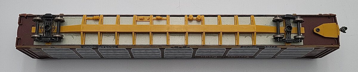 Walthers 932-4807 HO Southern Pacific Enclosed Auto Carrier #159759 Assembled VG/Box