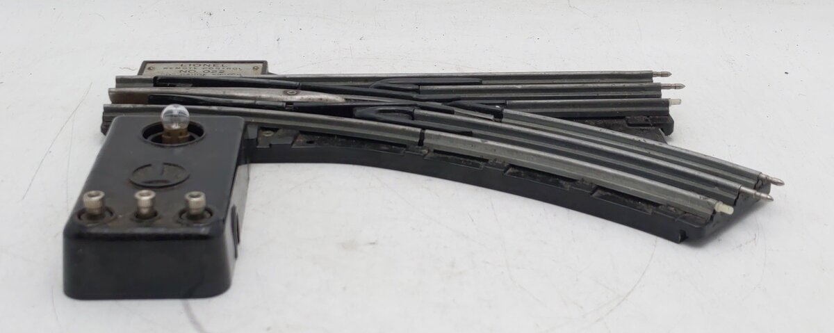 Lionel 6-14063 O 31" Remote-Control Right Hand Switch Turnout VG