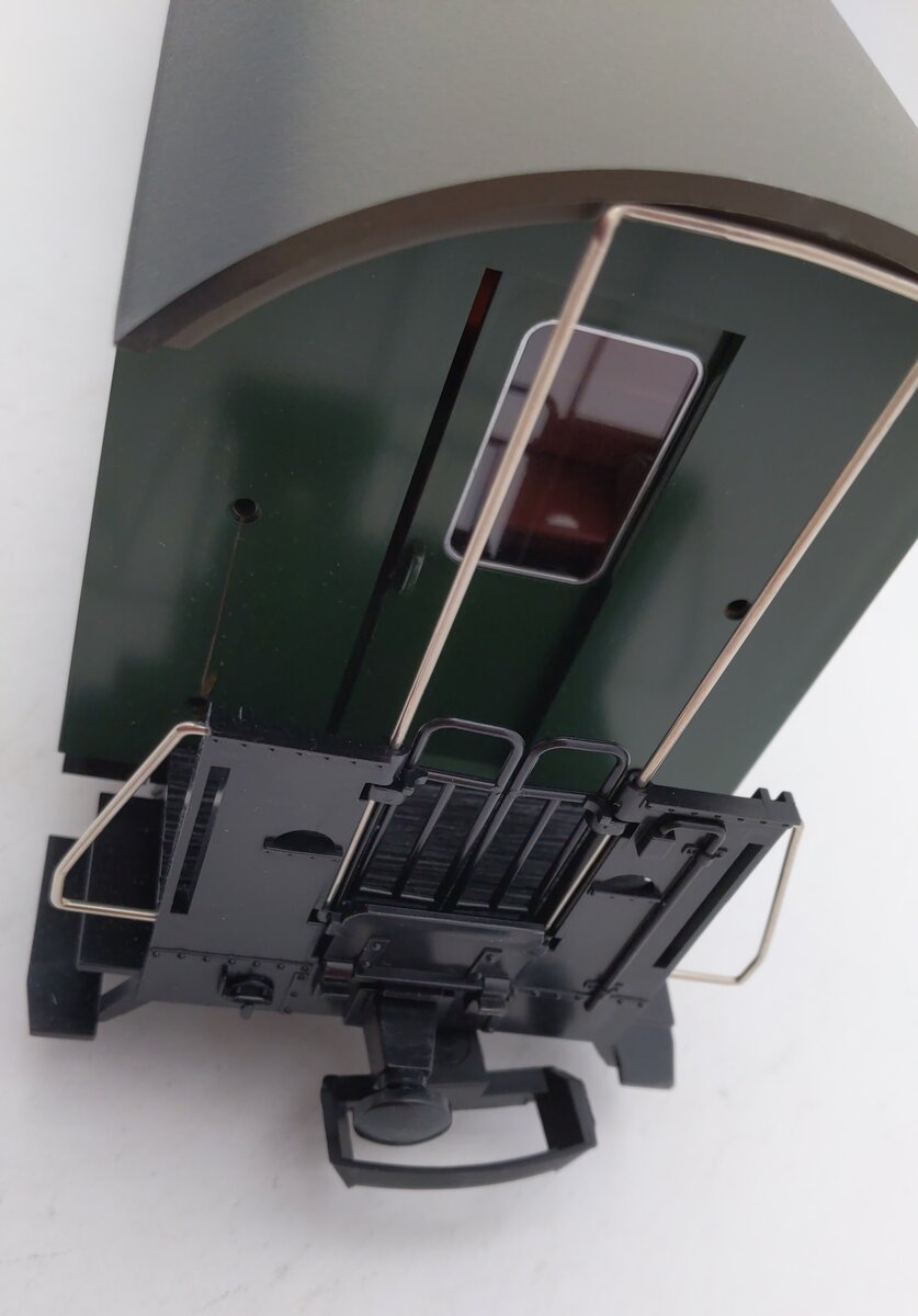 LGB 3071 G Scale DB Green 8-Wheel Passenger Car EX/Box