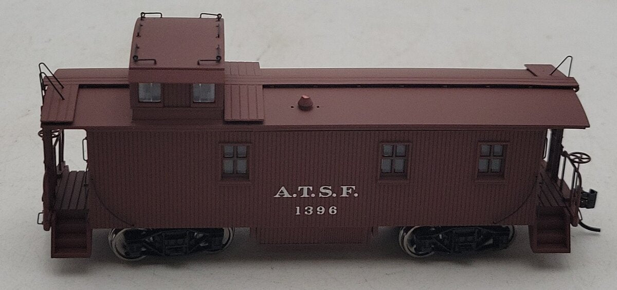 Walthers 932-7585 Santa Fe 1300 Series Wood-Sided Caboose #1396 EX