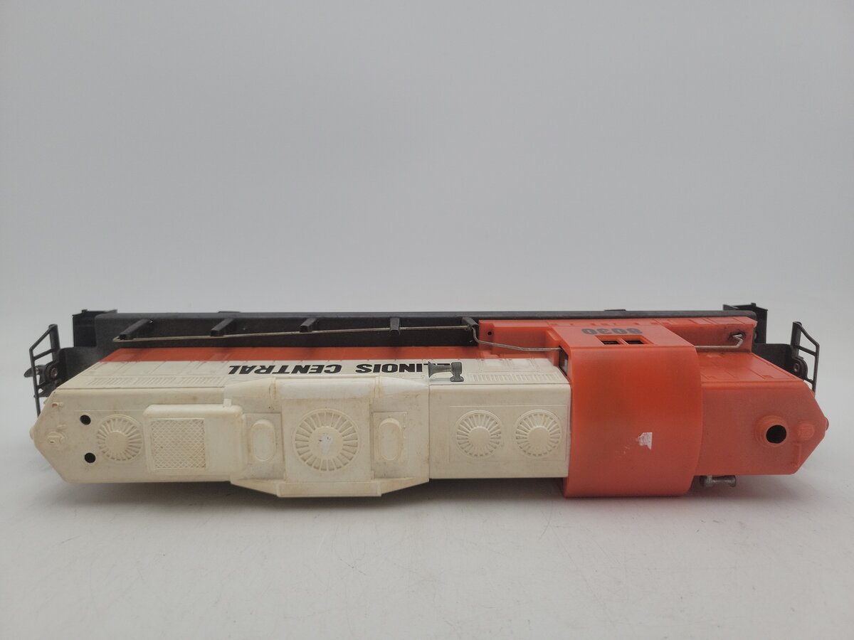 Lionel 6-8030 O Gauge Illinois Central GP-9 Diesel Locomotive #8030 VG